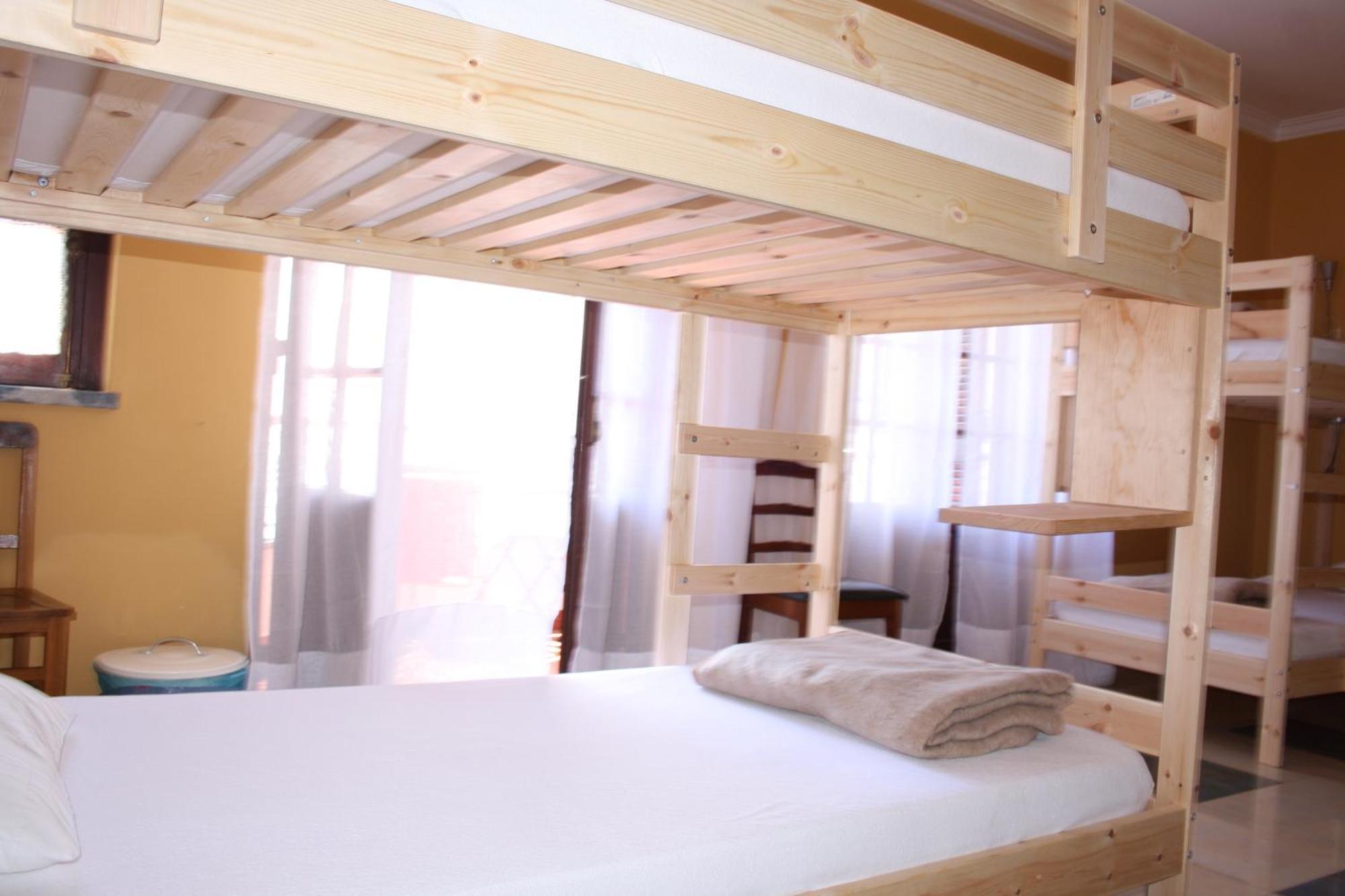 Ericeira Chill Hill Hostel & Private Rooms - Peach Garden Bilik gambar