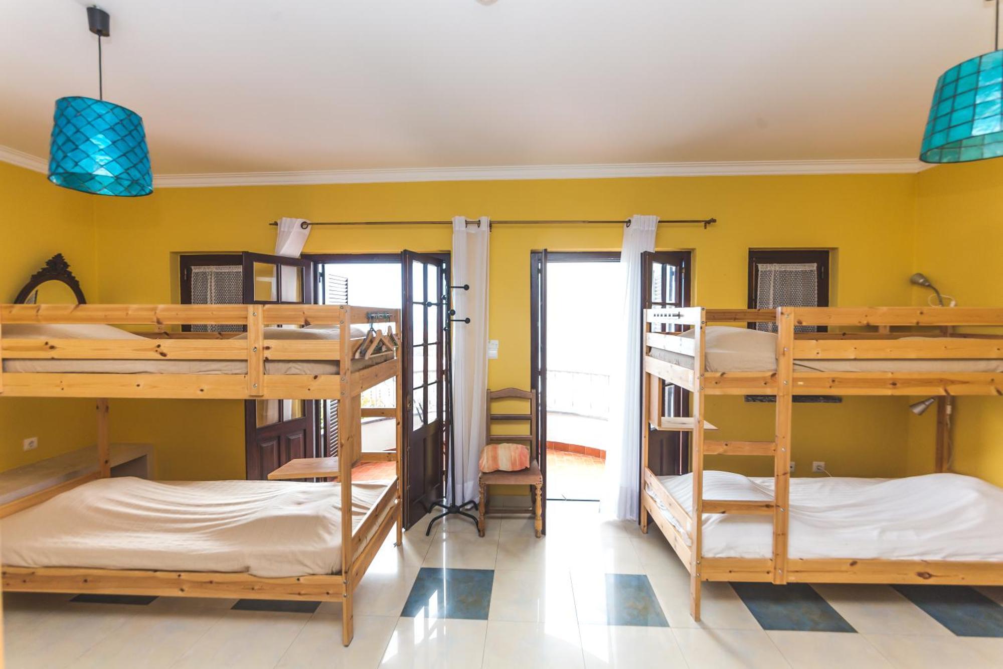 Ericeira Chill Hill Hostel & Private Rooms - Peach Garden Bilik gambar